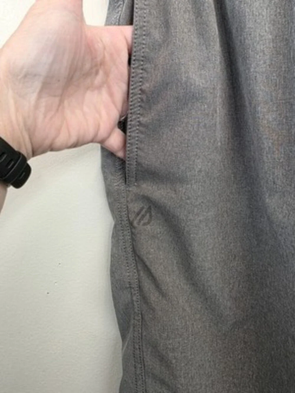 Eddie Bauer Men's Gray Athletic Activewear Shorts S Elastic Waist Drawstring Zip